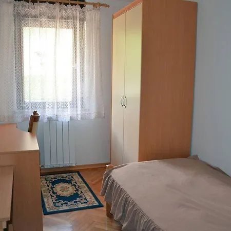 Lenardic Apartment *