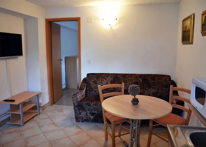 Lenardic شقة بليد